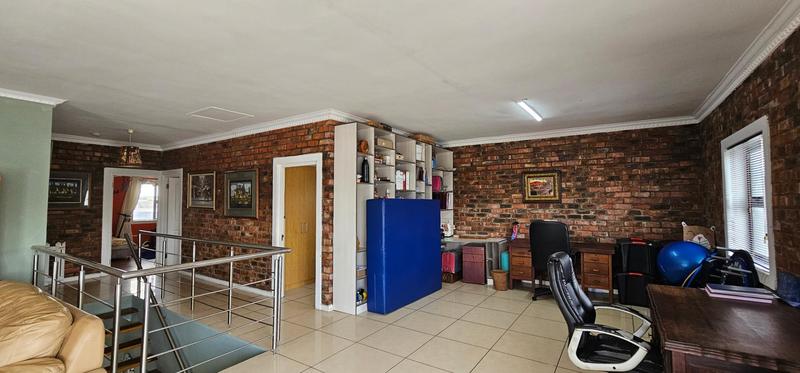 6 Bedroom Property for Sale in Country Club Western Cape